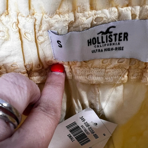 Hollister Yellow Eyelet Ultra High Rise Shorts NWT Size Small - Picture 2 of 3